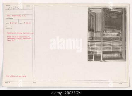 CPL. Steiniger, S.C., ein Fotograf, machte dieses Foto am 13. Februar 19 im Telefongebäude auf Governors Island, N.Y. Das Bild zeigt die Rückseite der Hauptschalttafel, die im Telefonsystem des östlichen Departements verwendet wird. Dieses Foto ist nur für den offiziellen Gebrauch bestimmt. Stockfoto