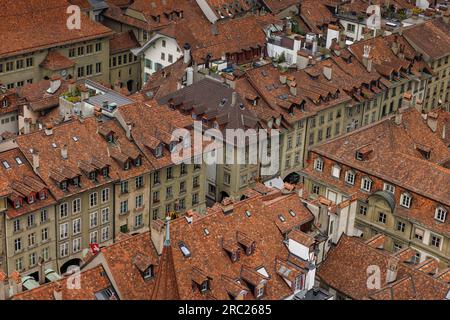 Blick vom Berner Münster über die Altstadt von Bern im Sommer Stockfoto