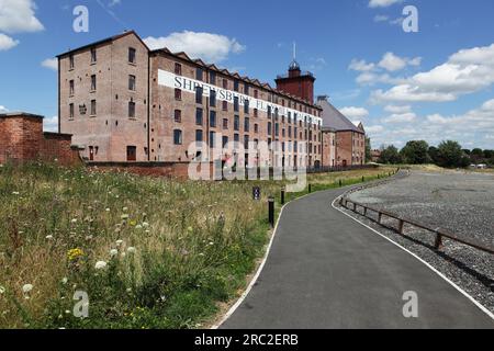 Externe Aufstockung der kürzlichen Restaurierung der Flaxmill Shrewsbury Maltings. Das Gebäude war das weltweit erste Gebäude mit Eisenrahmen. Stockfoto