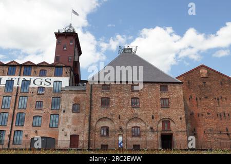 Externe Aufstockung der kürzlichen Restaurierung der Flaxmill Shrewsbury Maltings. Das Gebäude war das weltweit erste Gebäude mit Eisenrahmen. Stockfoto