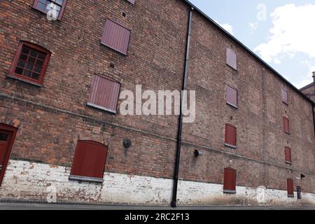 Externe Aufstockung der kürzlichen Restaurierung der Flaxmill Shrewsbury Maltings. Das Gebäude war das weltweit erste Gebäude mit Eisenrahmen. Stockfoto