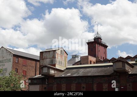 Externe Aufstockung der kürzlichen Restaurierung der Flaxmill Shrewsbury Maltings. Das Gebäude war das weltweit erste Gebäude mit Eisenrahmen. Stockfoto