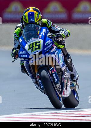 Juli 09 2023 Monterey, CA, USA Camron Peterson(45) wird während der Mission Foods MotoAmerica Superbikes R3 auf dem WeatherTech Raceway Laguna Seca Monterey, CA Thurman James/CSM in die 4. Runde übergehen Stockfoto