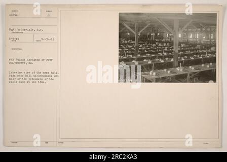 Innenansicht des Kasinos in der Kaserne des Kriegsgefängnisses in Fort Oglethorpe, GA. Diese Kantine ist so ausgelegt, dass die Hälfte der Gefangenen im Lager gleichzeitig untergebracht werden kann. Foto aufgenommen am 3. Mai 1919, von Sergeant Me Garrigle aus South Carolina. Quelle: Fotografien amerikanischer Militäraktivitäten während des Ersten Weltkriegs - Sammlung Nr. 45594. Stockfoto