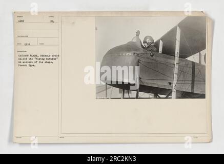 Das französische Caudron-Flugzeug, bekannt als „Flying Bathtub“ aufgrund seiner besonderen Form. Er ist mit einem Renault-Motor ausgestattet und wurde während des Ersten Weltkriegs in Aktion gehalten. Das Foto wurde 1918 von einem nicht identifizierten Fotografen aufgenommen. Stockfoto