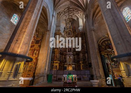 Hauptaltar der Kirche San Vicente in San Sebastián, Gipuzkoa, Baskenland, Spanien. Stockfoto