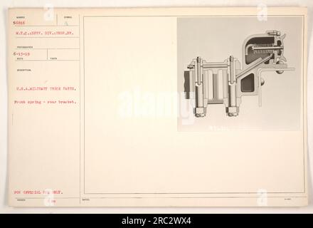 Abbildung der Teile für US-Militärfahrzeuge mit den vorderen Federn und hinteren Halterungen mit der Nummer 56816, die zum Bataillon M.T.C.:SERV. DIV.:ENGR.BR. Gehören. Die am 13. Juni 1919 aufgenommene Fotografie zeigt die Komponenten des Staplers nur für den offiziellen Gebrauch. Herausgegeben von Mc mit Hinweis Nr. 9056816 vom 3. März. Stockfoto