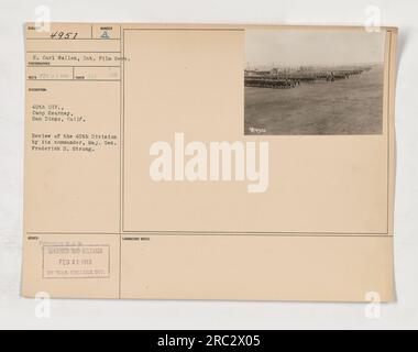 Dies ist ein Foto, das von E. Carl Wallen, einem Fotografen des International Film Service, am 21. Februar 1918 im Camp Kearney in San Diego, Kalifornien, aufgenommen wurde. Das Bild zeigt eine Überprüfung der 40. Division, durchgeführt von ihrem Commander, Major General Frederick S. strong. Das Foto wurde offiziell von der war College Division herausgegeben und am 21. Februar 1918 veröffentlicht. Stockfoto