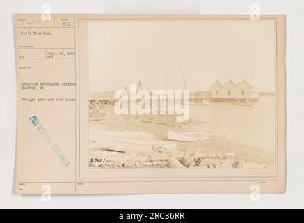 Foto des Frachthauses und Schiffshauses an der Aviation Experiment Station in Hampton, Virginia. Das Bild wurde am 12. September 1917 aufgenommen. Dieses Foto wurde vom befehlshabenden Offizier empfangen und trägt die Nummer 111-SC-3457 in der Sammlung. Sie ist nur für den offiziellen Gebrauch gekennzeichnet." Stockfoto