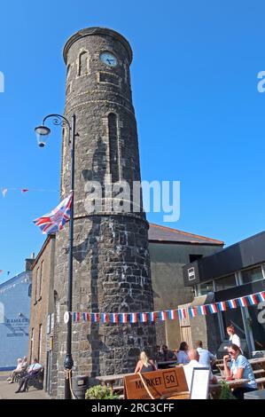 Bushmills Clocktower errichtet von Francis Macnaghten 1874, Market Square, 62 Main St, Bushmills, County Antrim, Nordirland BT57 8QA Stockfoto