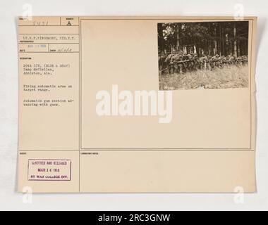 Amerikanische Soldaten aus der 29. Division (bekannt als „Blue & Gray“) in Camp McClellan, Alabama, führen mit automatischen Waffen Schießübungen durch. Dieses Foto mit der Nummer 5431 wurde am 19. Februar 1913 aufgenommen und zeigt den vorgelagerten Teil der automatischen Pistoleneinheit. Es wurde zensiert und am 14. März 1918 vom war College Division Laboratory zur Veröffentlichung freigegeben. Stockfoto