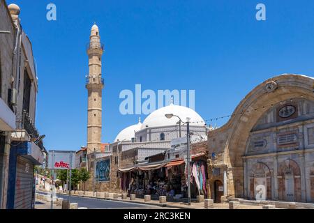 TEL AVIV YAFO - NOV. 23 2022: Mahmoudiya Moschee Tel Aviv Yafo, Israel. Die Mahmoudiya Moschee ist die größte und bedeutendste Moschee in Jaffa, heute Par Stockfoto