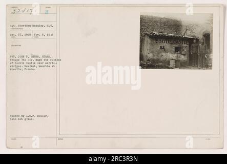 Sergeant Sheridan McAuley vom Signalkorps machte dieses Foto am 27. Dezember 1918, in Cootie Castle in Neviant, Meurthe et Moselle, Frankreich. Gefreiter John T. O'Hern, Hauptquartier der Truppen der 7. Division, sagt, dass die Soldaten in Cootie Castle Streifen tragen. Dieses Foto wurde vom A.E.F.-Zensor genehmigt, obwohl das genaue Datum unbekannt ist. Die Nummer des Fotografen ist 111-SC-32417. Stockfoto