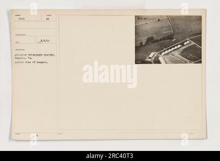 Luftaufnahme der Hangars an der Aviation Experiment Station in Hampton, Virginia. Datum des Fotos ist der 4. Juli 1917. Das Bild stammt aus der Sammlung mit der Referenznummer 111-SC-3541. Stockfoto