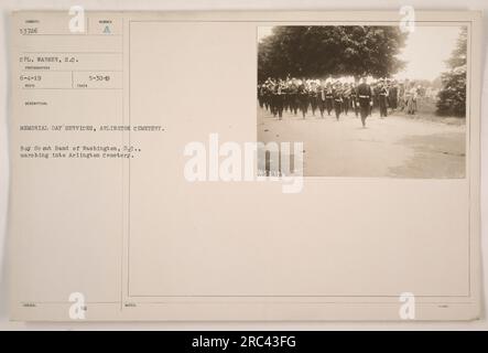 Boy Scout Band aus Washington, D.C., nimmt am Memorial Day Gottesdienst auf dem Arlington Friedhof Teil. Das Foto wurde am 4. Juni 1919 von S.C. aufgenommen Warner, Fotograf für die Subiect 53726 CPL. Mehr Details. Stockfoto