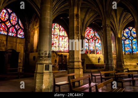 Deambulatory, Kirche Saint-Séverin, eine römisch-katholische Kirche im Quartier Latin, erbaut im flamboyantgotischen Stil., Paris, Frankreich Stockfoto