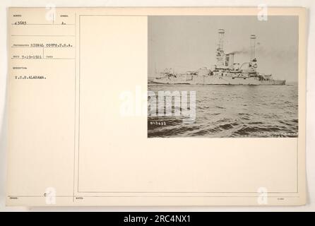 Das Bild zeigt die U.S.S. Alabama, aufgenommen in den 1910er. Dieses Foto wurde von einem Fotografen des Signalkorps der US-Armee aufgenommen. Sie erhielt die Identifikationsnummer 43683 und wurde am 19. März 1921 bearbeitet. Die Hinweise weisen darauf hin, dass das Bild mit dem Symbol C A ausgegeben wurde Stockfoto