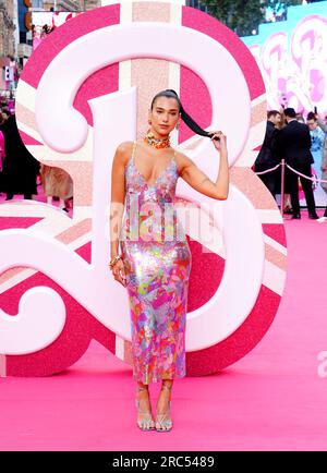 Dua Lipa kommt zur europäischen Premiere von Barbie am Cineworld Leicester Square in London. Bilddatum: Mittwoch, 12. Juli 2023. Stockfoto