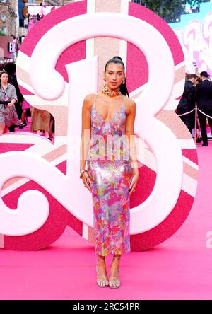 Dua Lipa kommt zur europäischen Premiere von Barbie am Cineworld Leicester Square in London. Bilddatum: Mittwoch, 12. Juli 2023. Stockfoto