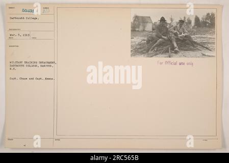 Captain Chase und Captain Keane vom Militär-Training am Dartmouth College in Hannover, New Hampshire, dienten während des Ersten Weltkriegs. Dieses Foto wurde am 5. März 1919 aufgenommen. Das Bild ist nur für den offiziellen Gebrauch gekennzeichnet. Stockfoto