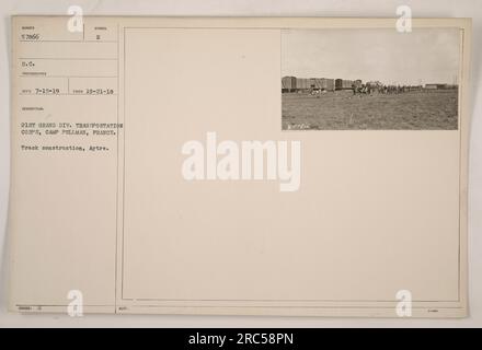 21. Grand Division Transportation Corps in Camp Pullman, Frankreich, im Gleisbau in Aytre. Dieses Foto hat die Nummer 57866 und wurde am 21. Oktober 1918 aufgenommen. Der Fotograf erhielt sie am 15. Juli 1919. Es ist ein historisches Bild, das militärische Aktivitäten während des Ersten Weltkriegs darstellt. Stockfoto