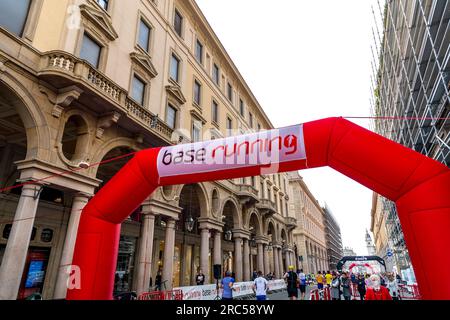Turin, Italien - 27. März 2022: Teilnehmer am Turin Halbmarathon, der am 27. März 2022 in Turin, der Hauptstadt von Piemont, Italien, stattfand. Stockfoto