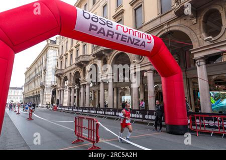 Turin, Italien - 27. März 2022: Teilnehmer am Turin Halbmarathon, der am 27. März 2022 in Turin, der Hauptstadt von Piemont, Italien, stattfand. Stockfoto