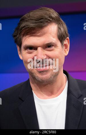 Köln, Deutschland. 12. Juli 2023. Gregor Peter SCHMITZ, Journalist (Stern) Portrait, Portrait, Cropped Single image, Single Motif, Gast der Maischberger Show, Talkshow, WDR/ARD, 12. Juli 2023. Kredit: dpa/Alamy Live News Stockfoto