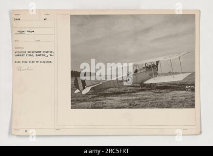 Rückansicht eines Pomilio-Flugzeugs an der Aviation Experiment Station, Langley Field in Hampton, Virginia. Dieses Foto, das als 111-SC-3444 bezeichnet wird, wurde von einem Fotografen des Signalkorps zu Dokumentations- und Forschungszwecken während des Ersten Weltkriegs aufgenommen Stockfoto