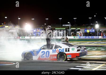 Hampton, GA, USA. 8. Juli 2023. NASCAR Xfinty Driver John Hunter Nemechek (20) gewinnt die Alsco Uniformen 250 auf dem Atlanta Motor Speedway in Hampton GA. (Kreditbild: © Walter G. Arce Sr./ZUMA Press Wire) NUR REDAKTIONELLE VERWENDUNG! Nicht für den kommerziellen GEBRAUCH! Stockfoto