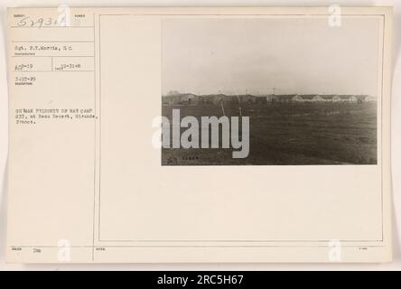 Deutsche Kriegsgefangene im Lager 233 in der Beau-Wüste, Gironde, Frankreich. Auf dem Foto, Sergeant F.T. Morris und andere können gesehen werden. Das Foto wurde vom Fotografen im Juni 1919 aufgenommen und ist mit 3493-79 nummeriert. Es wurde mit der Beschreibungsnummer DMC TH2-3148 herausgegeben. Stockfoto