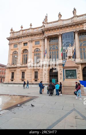 Turin, Italien - 27. März 2022: Palazzo Madama e Casaforte degli Acaja ist ein Palast in Turin. Befindet sich am Piazza Castello Square. Stockfoto