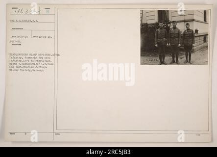 Hauptquartier der 168. Infanterie, ehemals 3. Ohio-Infanterie, auf diesem Foto festgehalten. Von links nach rechts: Kapitän Glenn C. Haynes, Major L.C. Ross und Captain Charles J. Riley. Das Foto wurde am 21. Dezember 1918 in Nieder Breisig aufgenommen. Foto von S.C. Hamlin, ausgestellt am 29. Juli 1919. Stockfoto