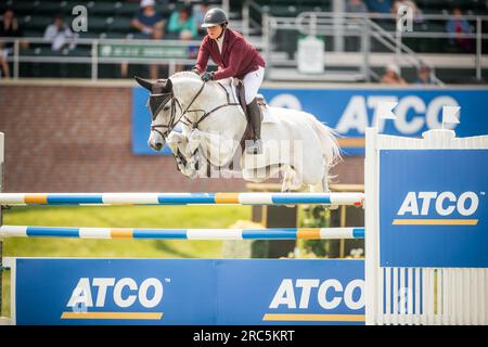 Shauna Cook of Canada nimmt am Rolex North American Grand Prix in Spruce Meadows Teil. Stockfoto