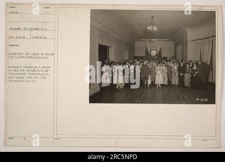 Empfang und Tanz in Washington Hall, D.C. zu Ehren von Major Ira D. Hugh. Die Veranstaltung wurde von der Procurement Division, S.C. und der Signal Unit M. & E. Division, P.S. & T. Foto aufgenommen von Corporal Coombs, S.C., am 8. April 1919. [Bild: Nummer 419]' Stockfoto