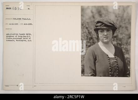 Mrs. Bradford Palmer Smith, Tochter von Brig. Gen. W.S. Pierce, Assistant Chief of Ordnance, Washington D.C. ist auf diesem Bild fotografiert. Das Foto wurde am 9. April 1920 von Sergeant Keen Polk von S.C. aufgenommen Sie erhält die Identifikationsnummer 6517568176 und das Symbol „A“. Das Foto wurde am 12. April 1920 empfangen. Stockfoto