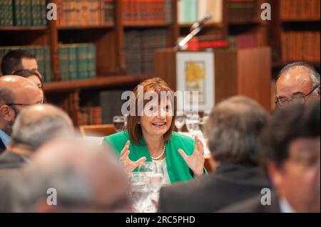 Buenos Aires, Argentinien. 26. September 2018. Die Präsidentschaftskandidatin Patricia Bullrich wurde während eines Treffens mit Anwälten und Geschäftsleuten gesehen.Bullrich tritt im Vorfeld der bevorstehenden Primärwahlen gegen Horacio Rodriguez Larreta an, um den Kandidaten der Oppositionspartei Juntos por el Cambio bei den Parlamentswahlen im Oktober zu bestimmen. (Foto: Patricio Murphy/SOPA Images/Sipa USA) Guthaben: SIPA USA/Alamy Live News Stockfoto