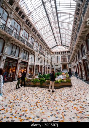 Turin, Italien - 27. März 2022: Cinema Nuovo Romano ist ein Kino, eine Einkaufsgalerie und ein Café im Zentrum von Turin, Piemont, Italien. Stockfoto