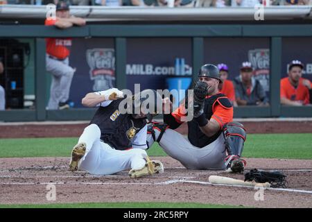 Salt Lake UT, USA. 8. Juli 2023. Salat Lake Right Fielder Brett Phillips (5) erzielt während des Spiels einen Lauf mit Sacramento River Cats und Salt Lake Bees im Smiths Field in Salt Lake Ut. David Seelig/Cal Sport Medi(Kreditbild: © David Seelig/Cal Sport Media/Cal Sport Media) (Kreditbild: © David Seelig/Cal Sport Media/Cal Sport Media). Kredit: csm/Alamy Live News Stockfoto