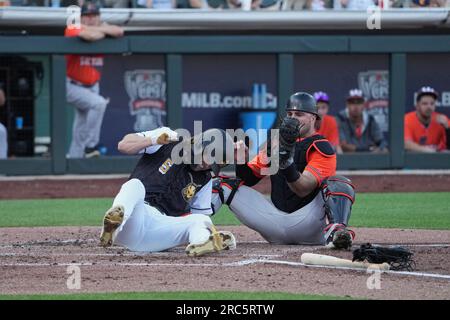 Salt Lake UT, USA. 8. Juli 2023. Salat Lake Right Fielder Brett Phillips (5) erzielt während des Spiels einen Lauf mit Sacramento River Cats und Salt Lake Bees im Smiths Field in Salt Lake Ut. David Seelig/Cal Sport Medi. Kredit: csm/Alamy Live News Stockfoto