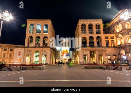 Mailand, Italien - 29. März 2022: Historischer Domplatz, Piazza del Duomo im Zentrum von Mailand, Lombardei, Italien. Stockfoto