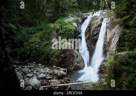 Lolaia Wasserfall, im Retezat-Nationalpark, Rumänien Stockfoto