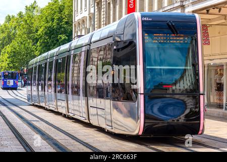 Alstom Citadis TGA 402 Tramway System - Tours, Indre-et-Loire (37), Frankreich. Stockfoto