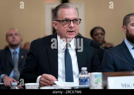 Washington, Usa. 12. Juli 2023. Leitender Berater des Directors of National Drug Control Policy Kemp Chester sagt während einer Anhörung des House Homeland Security SubCommittee on Border Security and Enforcement über Fentanyl und die Südwestgrenze der USA aus Capitol in Washington, DC, am Mittwoch, den 12. Juli 2023. Foto: Bonnie Cash/UPI Credit: UPI/Alamy Live News Stockfoto