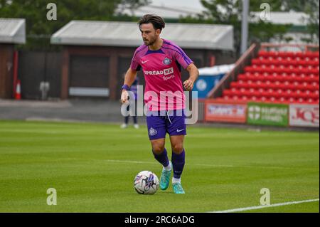 Sunderland AFC-Mittelfeldspieler Patrick Roberts im Kampf gegen Gateshead. Stockfoto