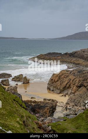 Von der Hauptstraße in der Nähe der Na-Buirgh Isle of Harris Richtung Taransay Stockfoto