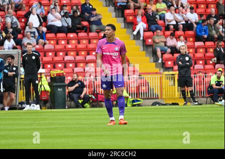 Sunderland AFC Mittelfeldspieler Jobe Bellingham im Kampf gegen Gateshead. Stockfoto