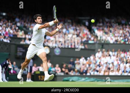 Wimbledon, Royaume Uni. 12. Juli 2023. Carlos Alcaraz während der Wimbledon Championships 2023 am 12. Juli 2023 im All England Lawn Tennis & Croquet Club in Wimbledon, England - Photo Antoine Couvercelle/DPPI Credit: DPPI Media/Alamy Live News Stockfoto