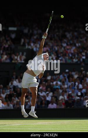 Wimbledon, Royaume Uni. 12. Juli 2023. Holger Rune während der Wimbledon Championships 2023 am 12. Juli 2023 im All England Lawn Tennis & Croquet Club in Wimbledon, England - Photo Antoine Couvercelle/DPPI Credit: DPPI Media/Alamy Live News Stockfoto