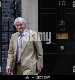 London, Großbritannien. 12. Juli 2023. Andrew Mitchell, Abgeordneter, Staatsminister, Minister für Entwicklung im Außenministerium, Commonwealth und Entwicklungsministerium.Kabinettsmitglieder, Minister und Abgeordnete der Konservativen Partei treffen in der Downing Street ein. Der britische Premierminister Rishi Sunak hat nach seiner Rückkehr vom NATO-Gipfel in Vilnius konservative Abgeordnete und Gäste zu einem Barbecue und Schweinebraten in der Downing Street 10 und ihren Gärten eingeladen. Kredit: Imageplotter/Alamy Live News Stockfoto